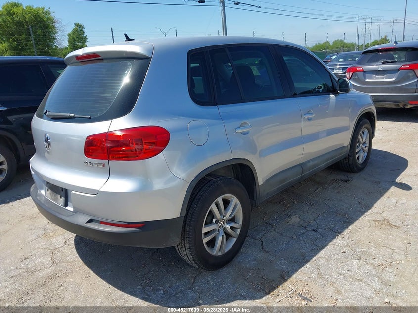 2014 Volkswagen Tiguan VIN WVGAV3AX8EW525388 IAAI salvage auction — HAIL, Salvage Title, sold $3,150 on 2026-08-11 (photo 4)