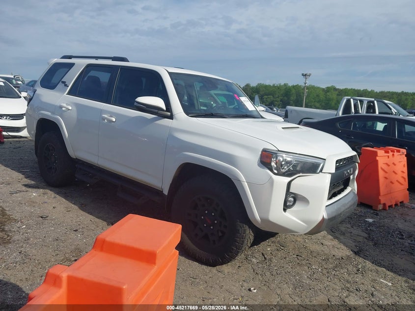 2024 Toyota 4runner VIN JTERU5JRXR6295555 IAAI salvage auction — FRONT & REAR, Salvage Title, sold $25,950 on 2026-07-15 (photo 1)