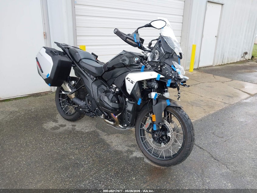 2025 BMW R 1300 VIN WB10M2309S6K93468 — IAAI salvage auction photo