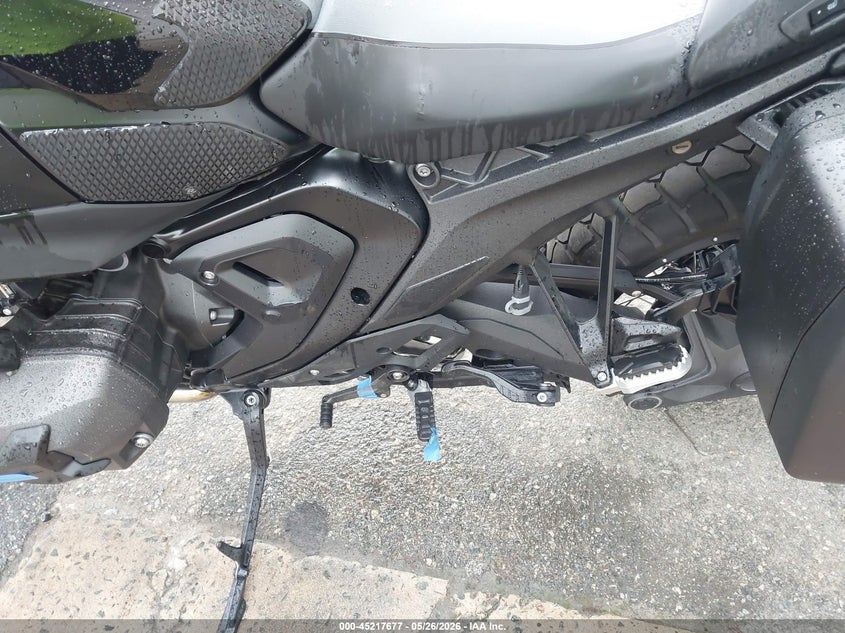 2025 BMW R 1300 VIN WB10M2309S6K93468 IAAI salvage auction — UNKNOWN, Salvage Title, sold $12,150 on 2026-09-09 (photo 9)