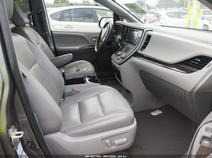 2020 Toyota Sienna VIN 5TDDZ3DCXLS239764 IAAI salvage auction — WATER/FLOOD, Original (Kentucky), sold $4,650 on 2026-07-27 (photo 5)
