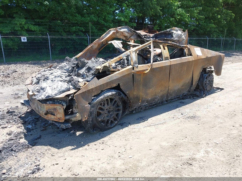 2024 Tesla Cybertruck VIN 7G2CEHED9RA056777 IAAI salvage auction — BURN, Salvage Title, sold $150 on 2026-07-20 (photo 2)