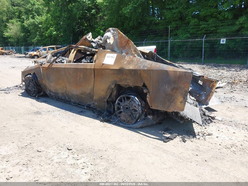 2024 Tesla Cybertruck VIN 7G2CEHED9RA056777 IAAI salvage auction — BURN, Salvage Title, sold $150 on 2026-07-20 (photo 3)