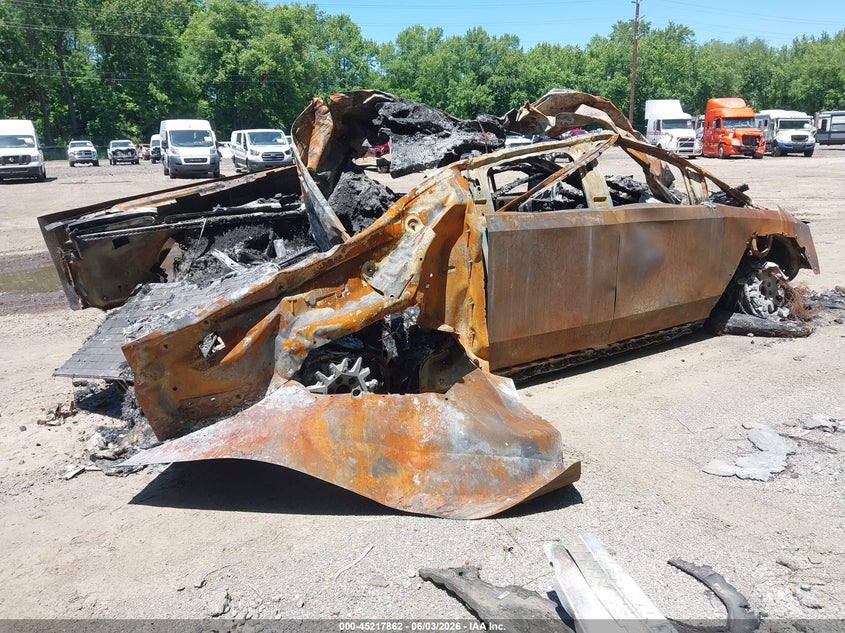2024 Tesla Cybertruck VIN 7G2CEHED9RA056777 IAAI salvage auction — BURN, Salvage Title, sold $150 on 2026-07-20 (photo 4)