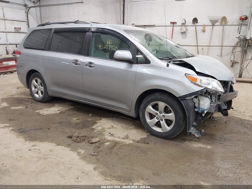 2013 Toyota Sienna VIN 5TDKK3DC1DS403593 IAAI salvage auction — FRONT END, Salvage Title, sold $2,200 on 2026-07-16 (photo 1)