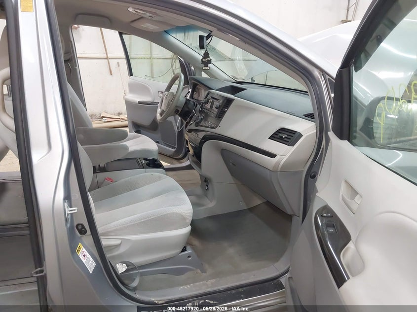 2013 Toyota Sienna VIN 5TDKK3DC1DS403593 IAAI salvage auction — FRONT END, Salvage Title, sold $2,200 on 2026-07-16 (photo 5)