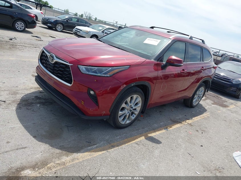2023 Toyota Highlander VIN 5TDKDRBHXPS034765 IAAI salvage auction — REAR END, Salvage Title, sold $18,450 on 2026-07-28 (photo 2)