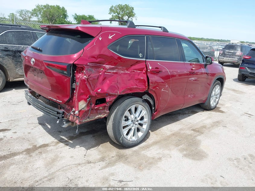 2023 Toyota Highlander VIN 5TDKDRBHXPS034765 IAAI salvage auction — REAR END, Salvage Title, sold $18,450 on 2026-07-28 (photo 4)