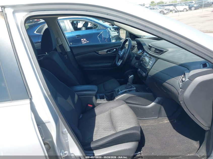 2017 Nissan Rogue VIN JN8AT2MV7HW250393 IAAI salvage auction — RIGHT FRONT, Salvage (Minnesota), sold $2,400 on 2026-07-27 (photo 5)