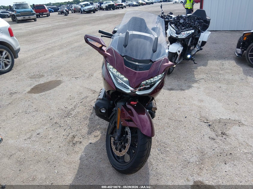 2025 Honda Gl1800c VIN JH2SC7953SK702075 IAAI salvage auction — SIDE, Original (Texas), sold $18,700 on 2026-08-19 (photo 5)