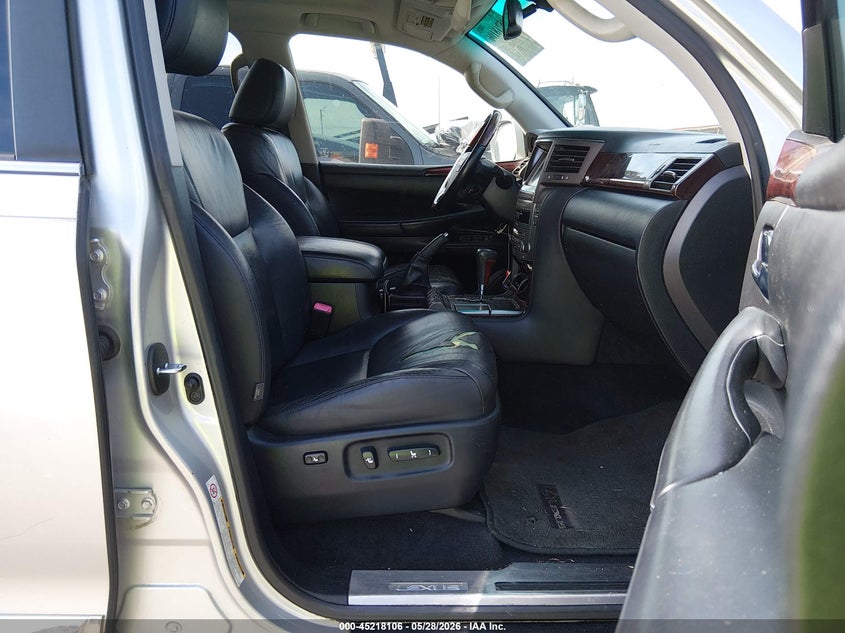 2011 Lexus Lx 570 VIN JTJHY7AX3B4075171 IAAI salvage auction — RIGHT FRONT, Original (Texas), sold $11,450 on 2026-07-21 (photo 5)