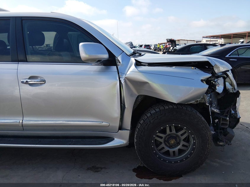 2011 Lexus Lx 570 VIN JTJHY7AX3B4075171 IAAI salvage auction — RIGHT FRONT, Original (Texas), sold $11,450 on 2026-07-21 (photo 6)