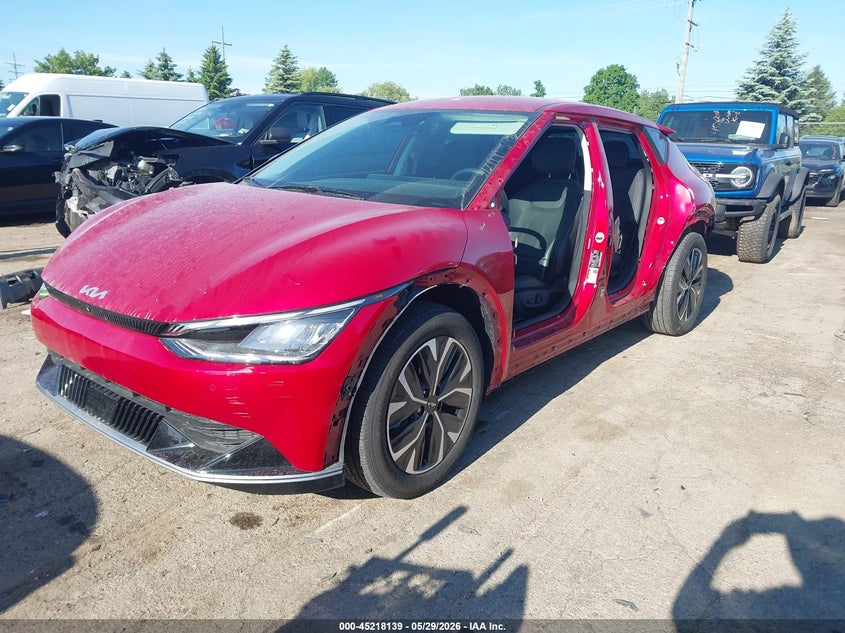 2023 Kia Ev6 VIN KNDC3DLC2P5139805 IAAI salvage auction — SIDE, Salvage Title, sold $9,100 on 2026-07-10 (photo 2)