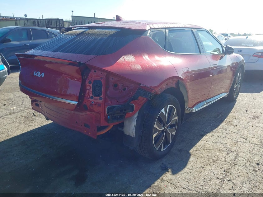2023 Kia Ev6 VIN KNDC3DLC2P5139805 IAAI salvage auction — SIDE, Salvage Title, sold $9,100 on 2026-07-10 (photo 4)