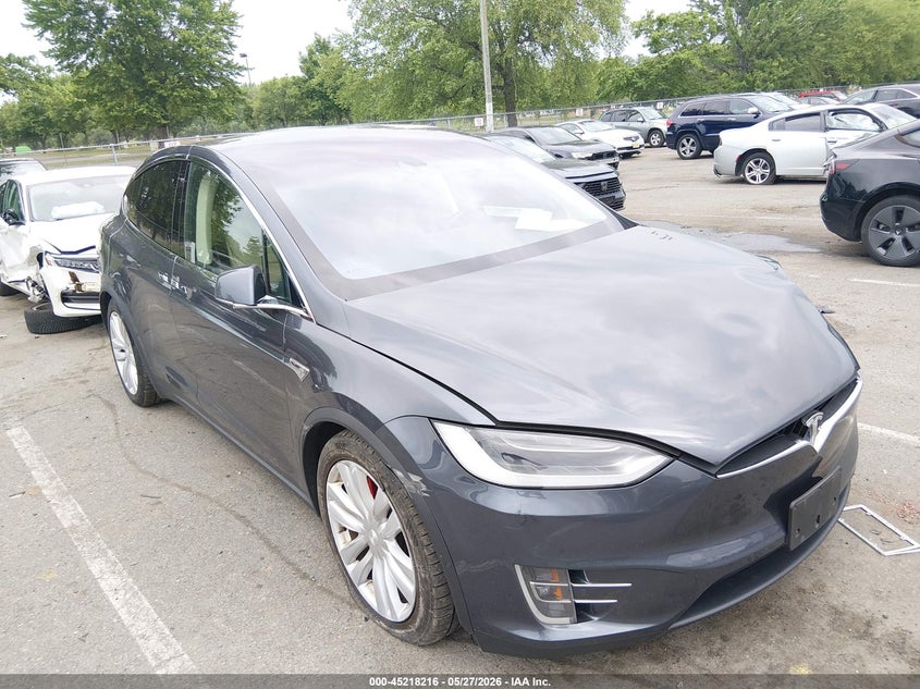2016 Tesla Model x VIN 5YJXCBE45GF006563 — IAAI salvage auction photo