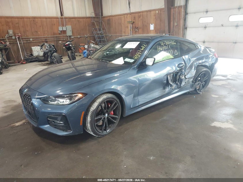2022 BMW 4er VIN WBA73AP01NCK70844 IAAI salvage auction — SIDE, Salvage Title, sold $10,450 on 2026-08-12 (photo 2)