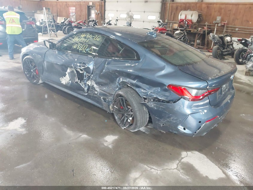 2022 BMW 4er VIN WBA73AP01NCK70844 IAAI salvage auction — SIDE, Salvage Title, sold $10,450 on 2026-08-12 (photo 3)