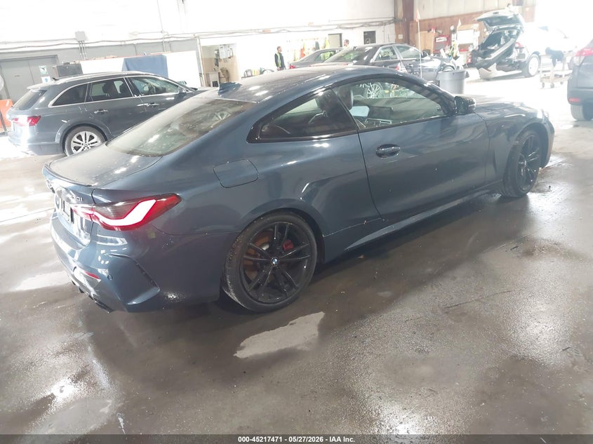 2022 BMW 4er VIN WBA73AP01NCK70844 IAAI salvage auction — SIDE, Salvage Title, sold $10,450 on 2026-08-12 (photo 4)