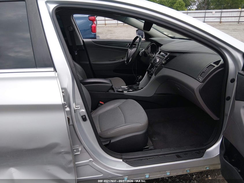 2013 Hyundai Sonata VIN 5NPEC4AC1DH793332 IAAI salvage auction — RIGHT SIDE, Salvage Title, sold $400 on 2026-07-08 (photo 5)