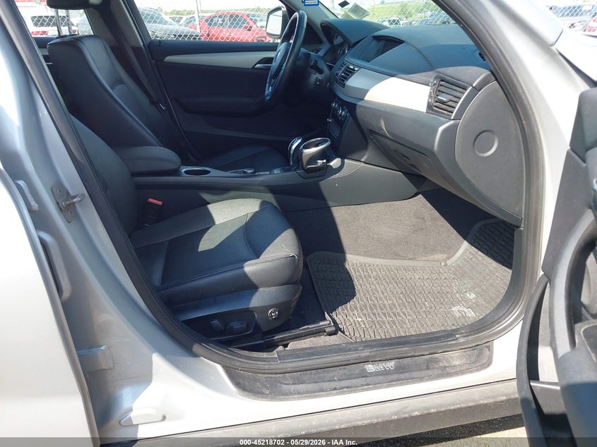 2015 BMW X1 VIN WBAVL1C55FVY29147 IAAI salvage auction — NORMAL WEAR, Clear (New York), sold $600 on 2026-07-06 (photo 5)