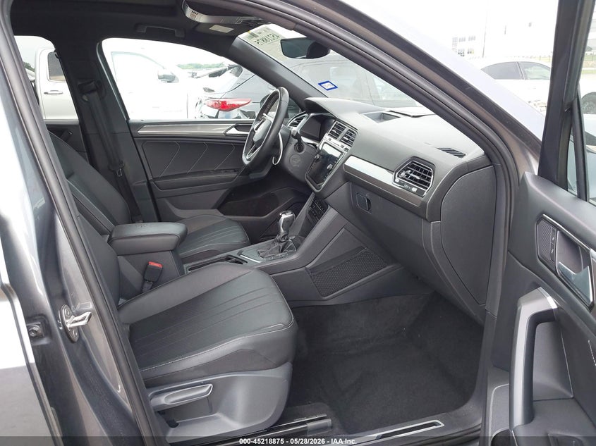 2023 Volkswagen Tiguan VIN 3VVCB7AX0PM070201 IAAI salvage auction — RIGHT FRONT, Salvage Title, sold $9,750 on 2026-08-25 (photo 5)