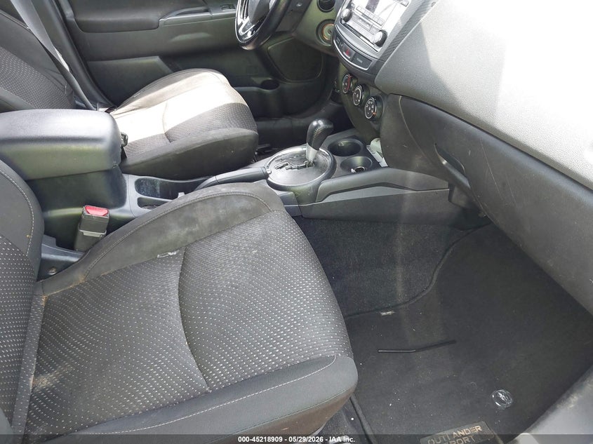 2016 Mitsubishi Outlander VIN JA4AP3AU5GZ023647 IAAI salvage auction — REPOSSESSION, Salvage Title, sold $1,800 on 2026-07-06 (photo 5)