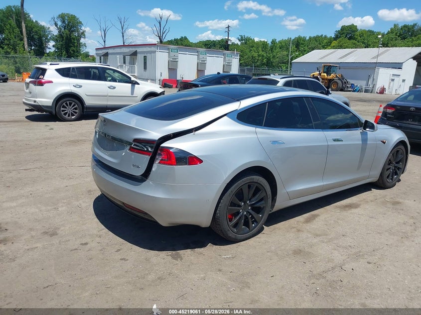 2017 Tesla Model s VIN 5YJSA1E22HF183744 IAAI salvage auction — FRONT & REAR, Salvage Title, sold $6,975 on 2026-07-23 (photo 4)