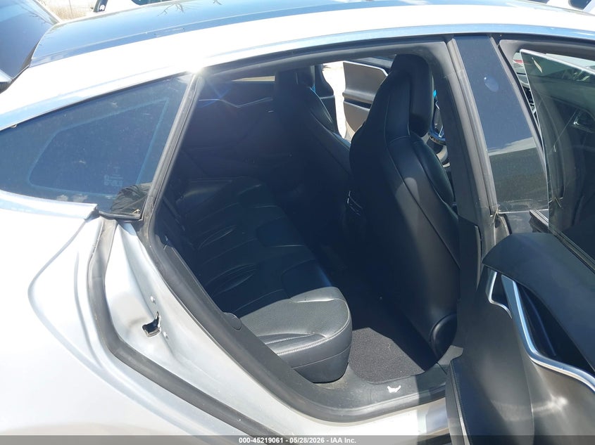 2017 Tesla Model s VIN 5YJSA1E22HF183744 IAAI salvage auction — FRONT & REAR, Salvage Title, sold $6,975 on 2026-07-23 (photo 8)