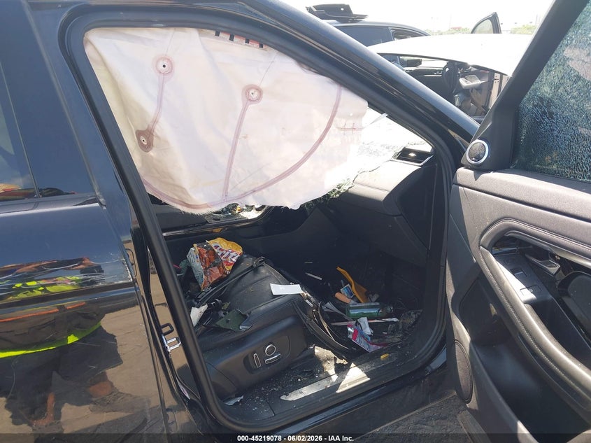 2022 Land rover Range rover evoque VIN SALZL2FX6NH165941 IAAI salvage auction — BIO HAZARD, Salvage Title, sold $1,350 on 2026-08-01 (photo 5)