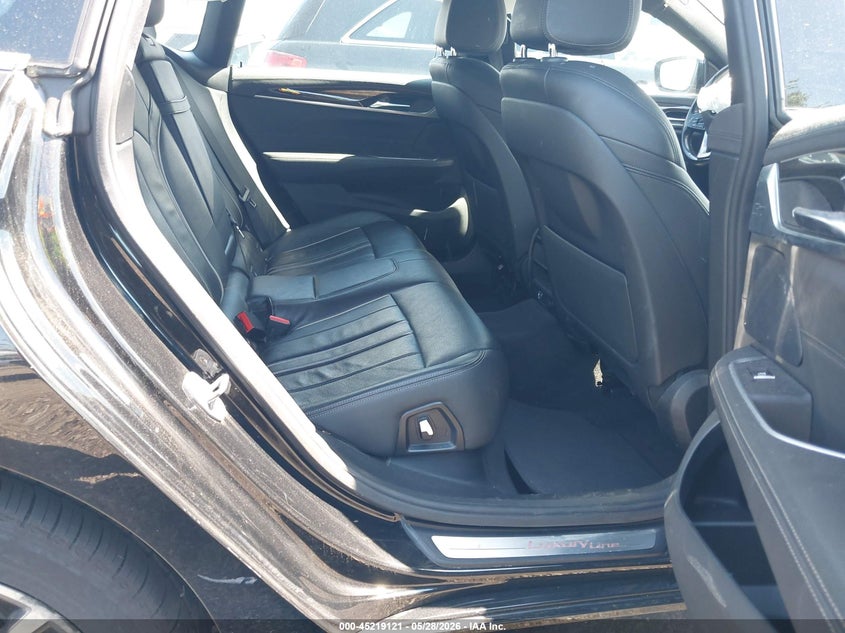 2019 BMW 6er VIN WBAJV6C56KBK08890 IAAI salvage auction — FRONT END, Salvage (New Jersey), sold $8,700 on 2026-08-10 (photo 8)