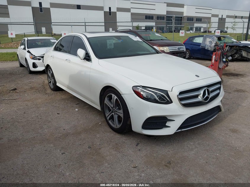 2018 Mercedes-benz E-klasse VIN WDDZF4JB5JA376921 IAAI salvage auction — REAR END, Original (Texas), sold $8,800 on 2026-08-02 (photo 1)