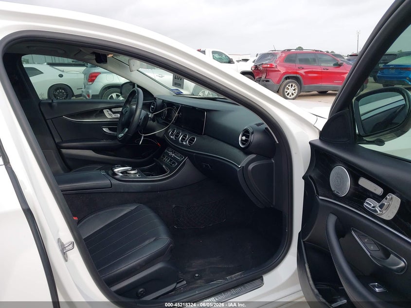 2018 Mercedes-benz E-klasse VIN WDDZF4JB5JA376921 IAAI salvage auction — REAR END, Original (Texas), sold $8,800 on 2026-08-02 (photo 5)