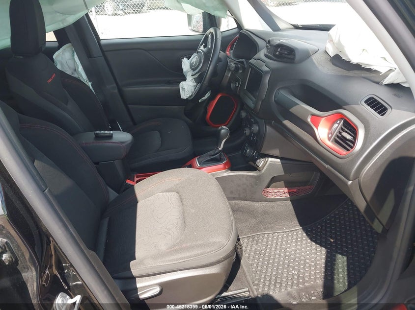 2020 Jeep Renegade VIN ZACNJBC11LPL69335 IAAI salvage auction — FRONT END, Salvage Title, sold $2,650 on 2026-07-15 (photo 5)