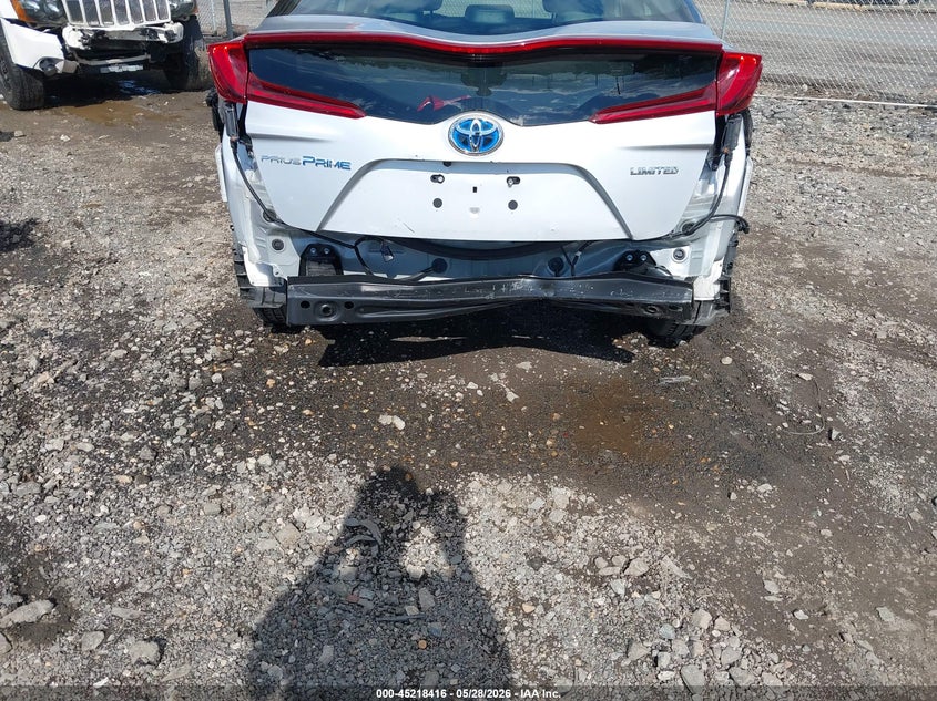 2022 Toyota Prius VIN JTDKAMFP9N3227971 IAAI salvage auction — REAR END, Salvage (Delaware), sold $12,550 on 2026-08-24 (photo 6)