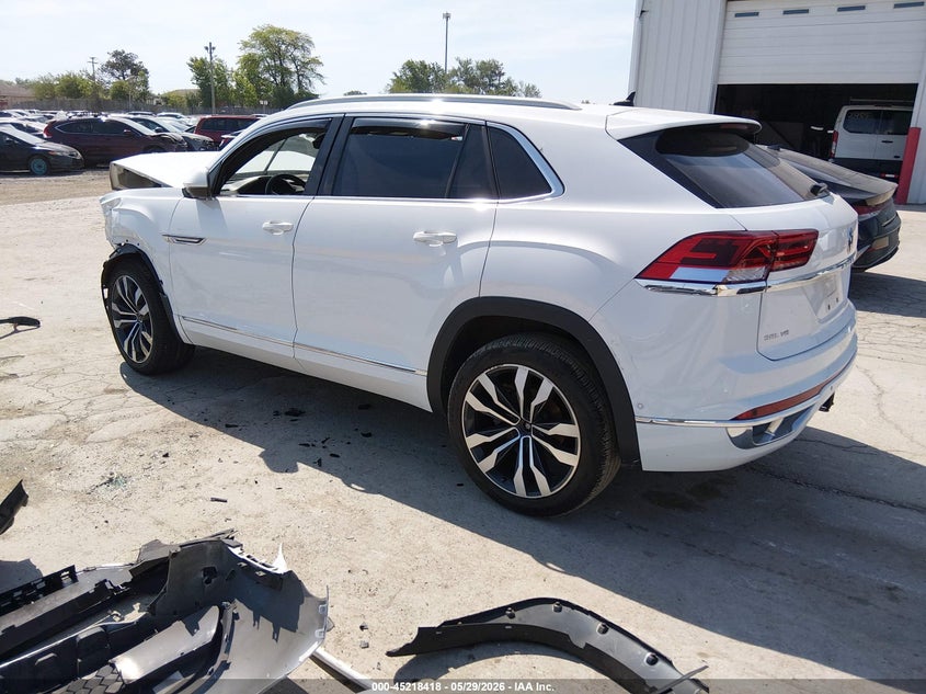 2020 Volkswagen Atlas cross sport VIN 1V2TE2CA8LC213908 IAAI salvage auction — FRONT END, Salvage Title, sold $3,050 on 2026-09-01 (photo 3)