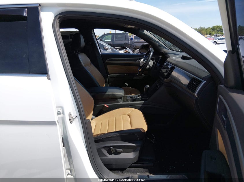2020 Volkswagen Atlas cross sport VIN 1V2TE2CA8LC213908 IAAI salvage auction — FRONT END, Salvage Title, sold $3,050 on 2026-09-01 (photo 5)