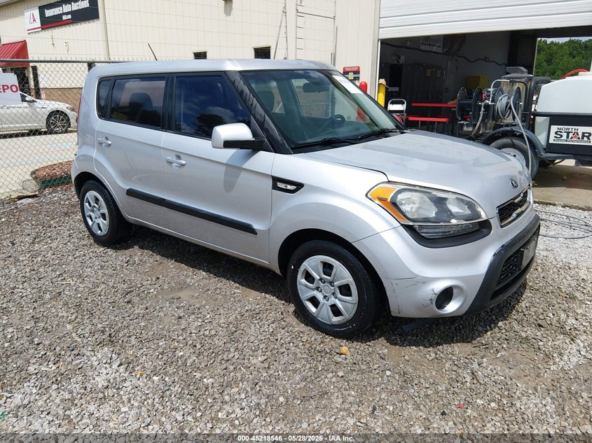 2013 Kia Soul VIN KNDJT2A56D7755426 IAAI salvage auction — FRONT & REAR, Clear (Tennessee), sold $800 on 2026-07-20 (photo 1)