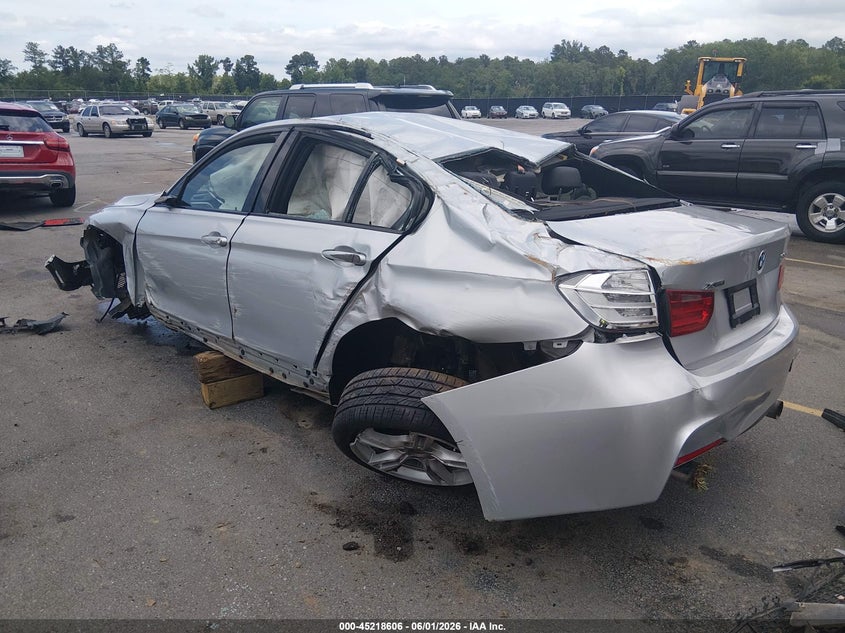2013 BMW 3er VIN WBA3B9C59DF801240 IAAI salvage auction — ROLLOVER, Salvage Title, sold $525 on 2026-07-15 (photo 3)