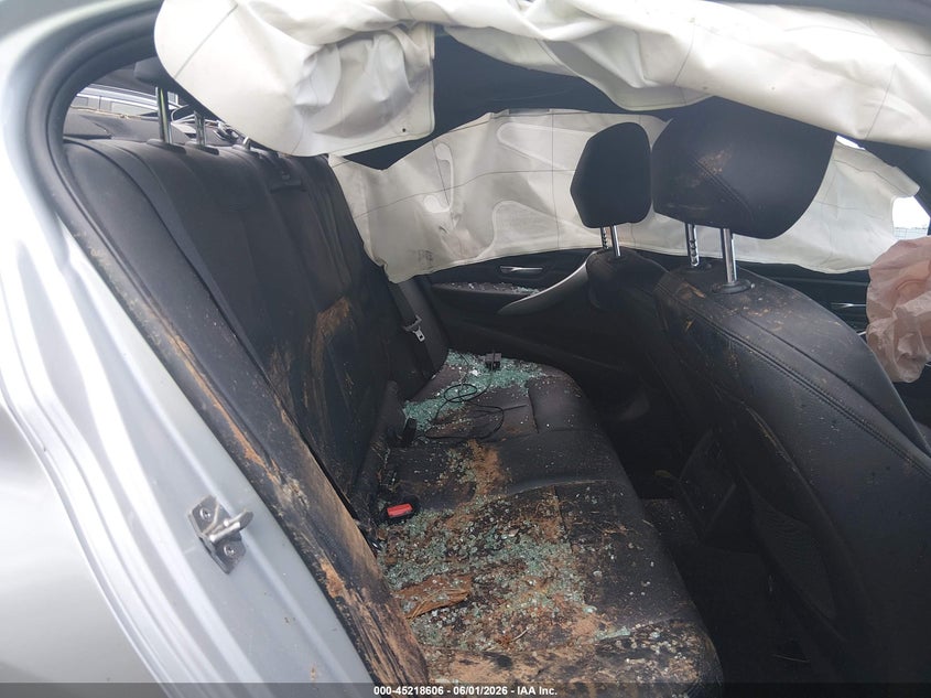 2013 BMW 3er VIN WBA3B9C59DF801240 IAAI salvage auction — ROLLOVER, Salvage Title, sold $525 on 2026-07-15 (photo 8)