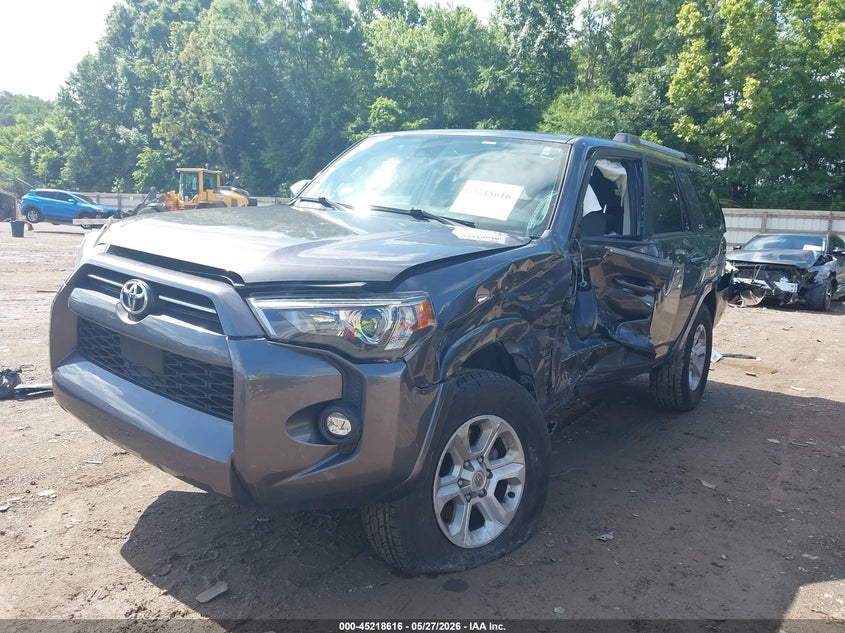 2022 Toyota 4runner VIN JTEMU5JR9N6070564 IAAI salvage auction — LEFT SIDE, Salvage Title, sold $11,000 on 2026-07-08 (photo 2)