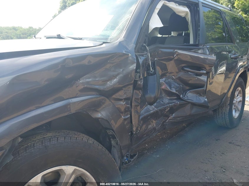 2022 Toyota 4runner VIN JTEMU5JR9N6070564 IAAI salvage auction — LEFT SIDE, Salvage Title, sold $11,000 on 2026-07-08 (photo 6)