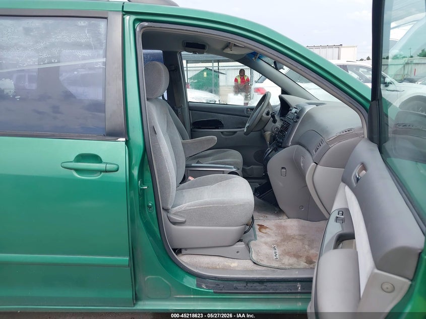 2006 Toyota Sienna VIN 5TDZA23C06S583648 IAAI salvage auction — LEFT SIDE, Salvage (Texas), sold $925 on 2026-07-09 (photo 5)