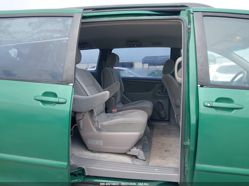 2006 Toyota Sienna VIN 5TDZA23C06S583648 IAAI salvage auction — LEFT SIDE, Salvage (Texas), sold $925 on 2026-07-09 (photo 8)