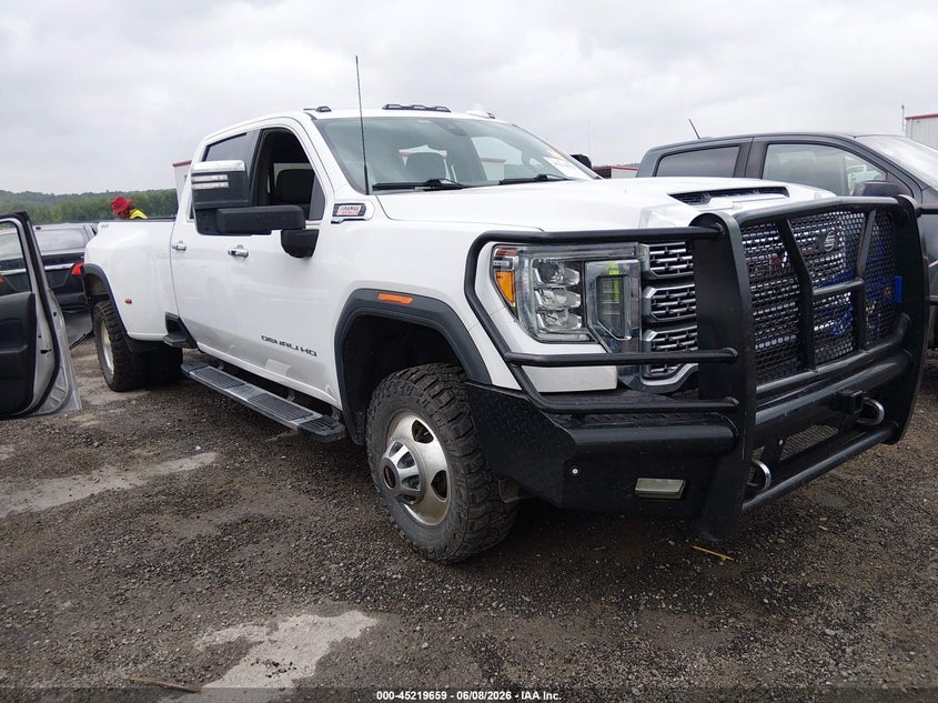 2021 Gmc VIN 1GT49WEY0MF109747 IAAI salvage auction — WATER/FLOOD, Junk (Oklahoma), sold $7,550 on 2026-09-22 (photo 1)