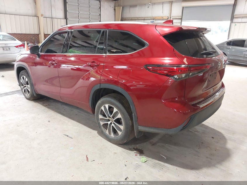 2022 Toyota Highlander VIN 5TDHZRBH8NS221012 IAAI salvage auction — RIGHT SIDE, Salvage (North Carolina), sold $14,900 on 2026-07-26 (photo 3)
