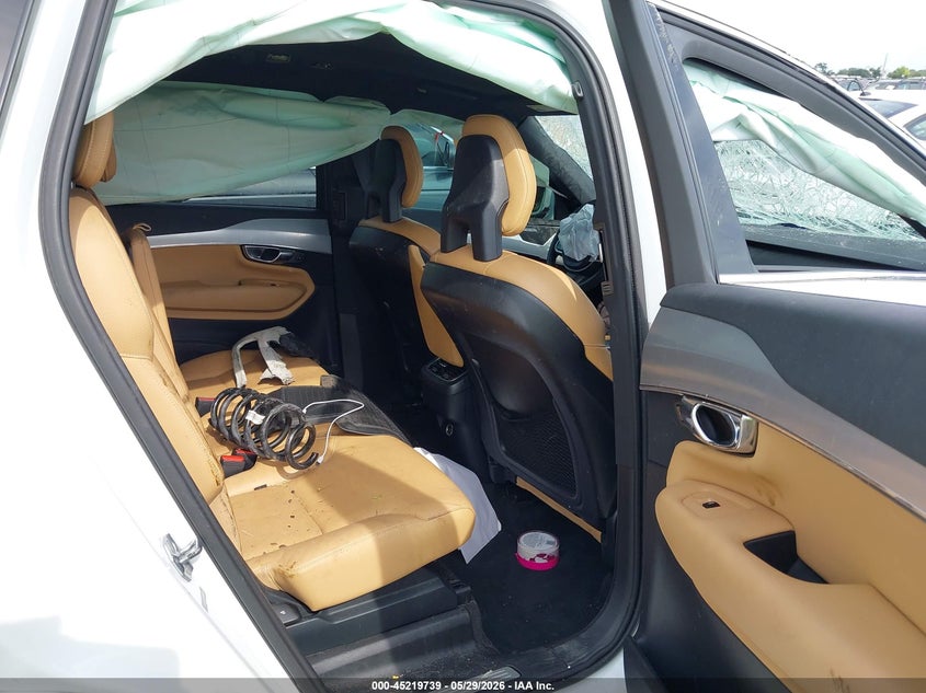 2017 Volvo Xc90 VIN YV4A22PK7H1108071 IAAI salvage auction — BIO HAZARD, Salvage Title, sold $650 on 2026-07-21 (photo 8)