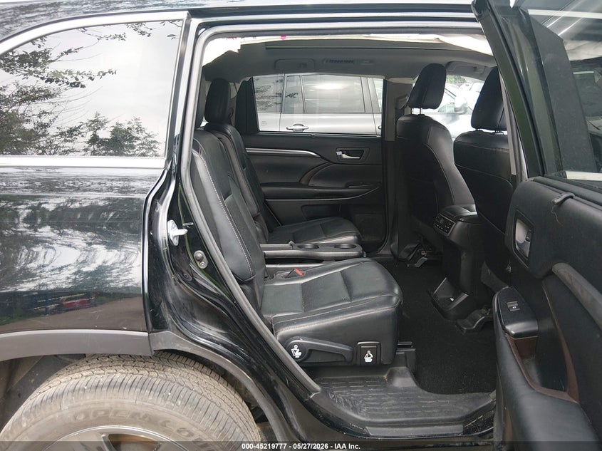 2017 Toyota Highlander VIN 5TDDZRFH0HS447686 IAAI salvage auction — LEFT FRONT, Salvage (Iowa), sold $6,300 on 2026-08-01 (photo 8)