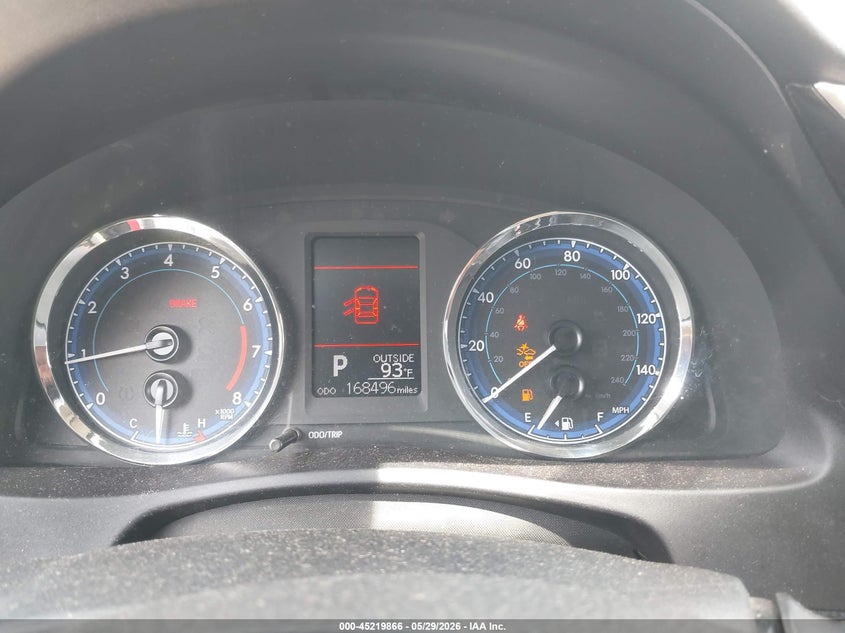 2018 Toyota Corolla VIN 5YFBURHE6JP758711 IAAI salvage auction — SIDE, Salvage Title, sold $2,900 on 2026-07-30 (photo 7)