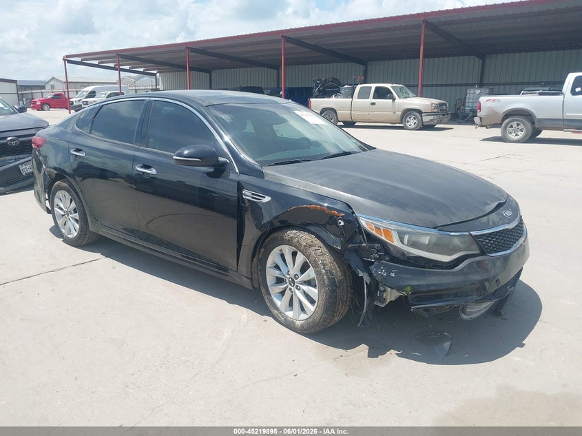 2018 Kia Optima VIN 5XXGT4L33JG233521 IAAI salvage auction — RIGHT FRONT, Salvage Title, sold $1,400 on 2026-07-14 (photo 1)