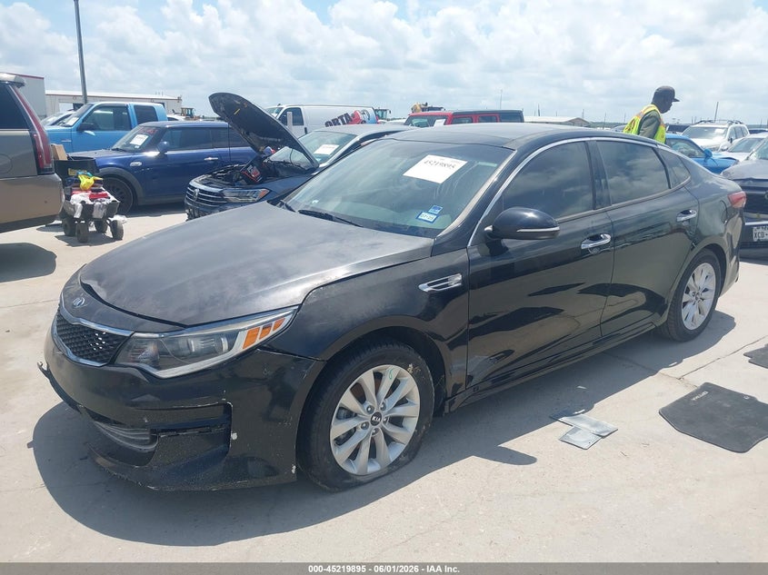 2018 Kia Optima VIN 5XXGT4L33JG233521 IAAI salvage auction — RIGHT FRONT, Salvage Title, sold $1,400 on 2026-07-14 (photo 2)
